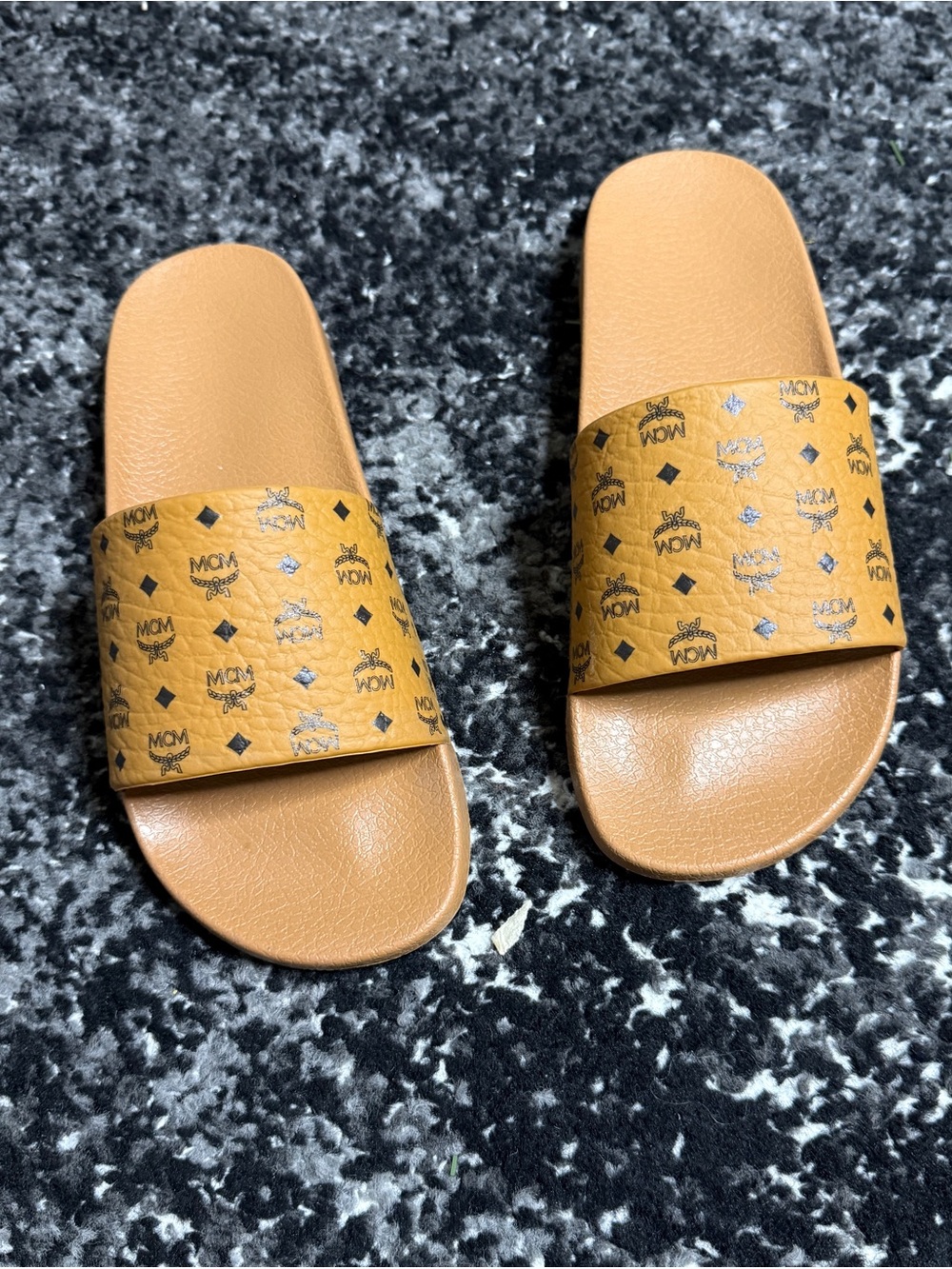 MCM Mens’s Flip flops